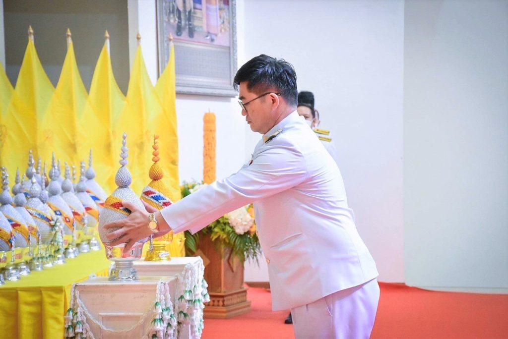 พิธีจุดเทียนถวายพระพรชัยมงคล เฉลิมพระเกียรติพระบาทสมเด็จพระเจ้าอยู่หัว