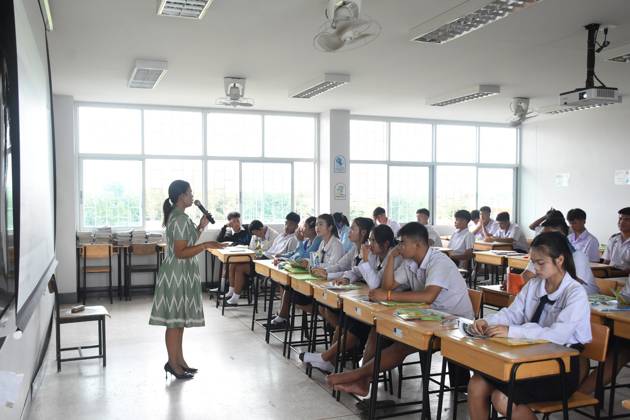 กิจกรรมแนะแนวการศึกษาต่อ ที่โรงเรียนกีฬาองค์การบริหารส่วนจังหวัดร้อยเอ็ด